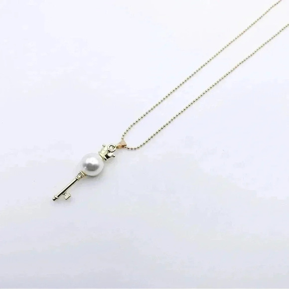 𝅺PEARL Key Necklace - Picture 1 of 6